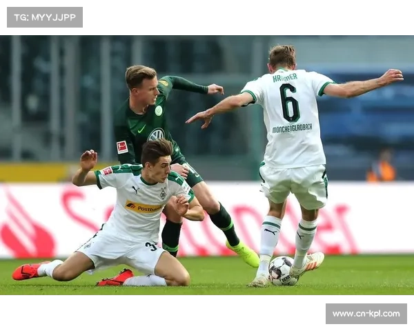 门兴格拉德巴赫与科隆鲁尔区德比,半场战况激烈 门兴格拉德巴赫与科隆鲁尔区德比,半场战况激烈