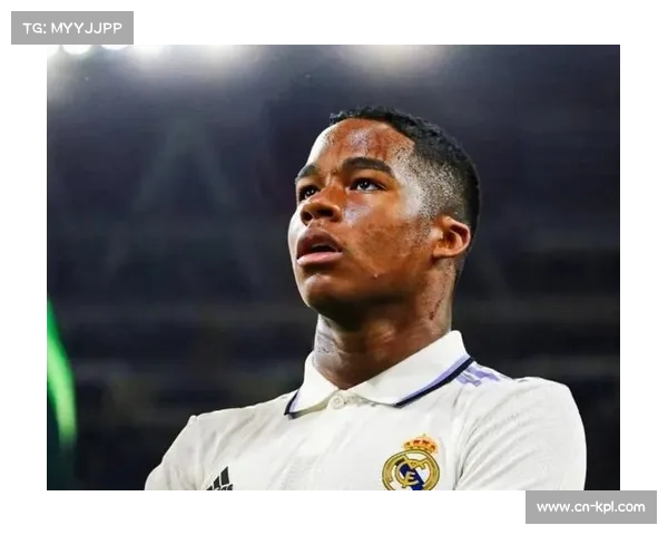 里昂球迷对恩德里克加盟的期待与担忧 里昂球迷对恩德里克加盟的期待与担忧