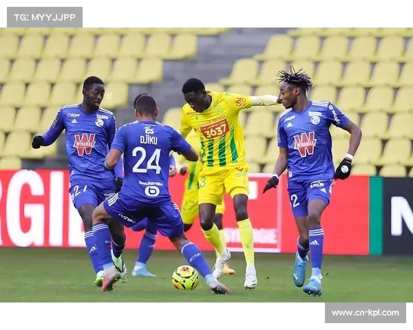 奥塔拉禁区造点，帕尼切利主罚被扑斯特拉斯堡错失领先机会